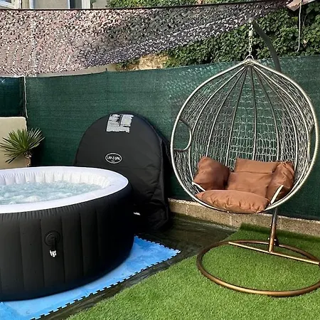 Appartement Maisonette - Private Jacuzzi - Proche Puy-du-fouu *